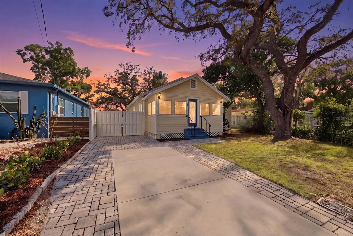 106 W CREST AVE, Tampa, FL 33603