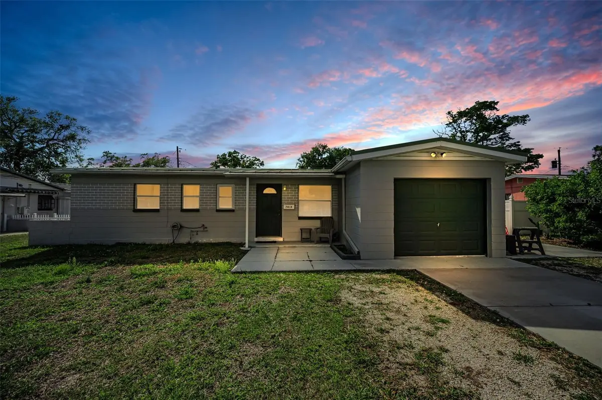 7418 CEDAR ST NE, St Petersburg, FL 33702
