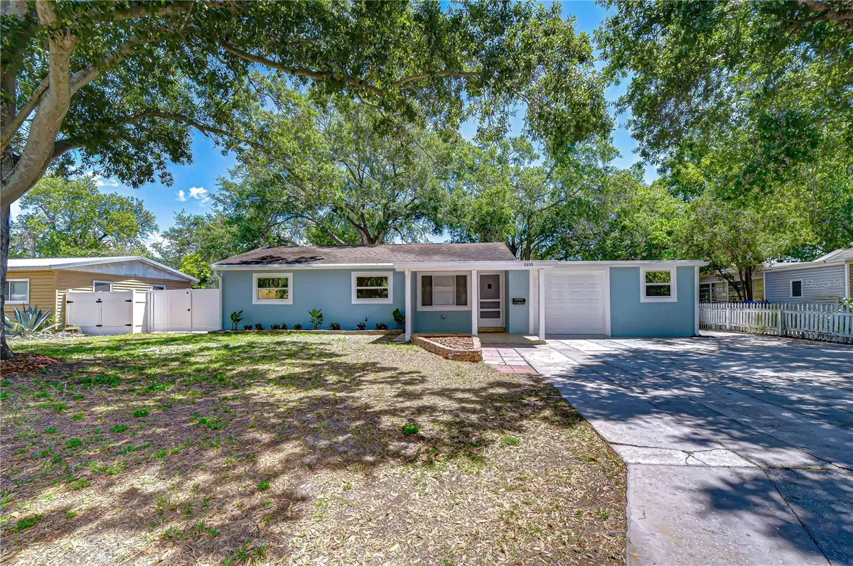 7235 15TH ST N, St Petersburg, FL 33702