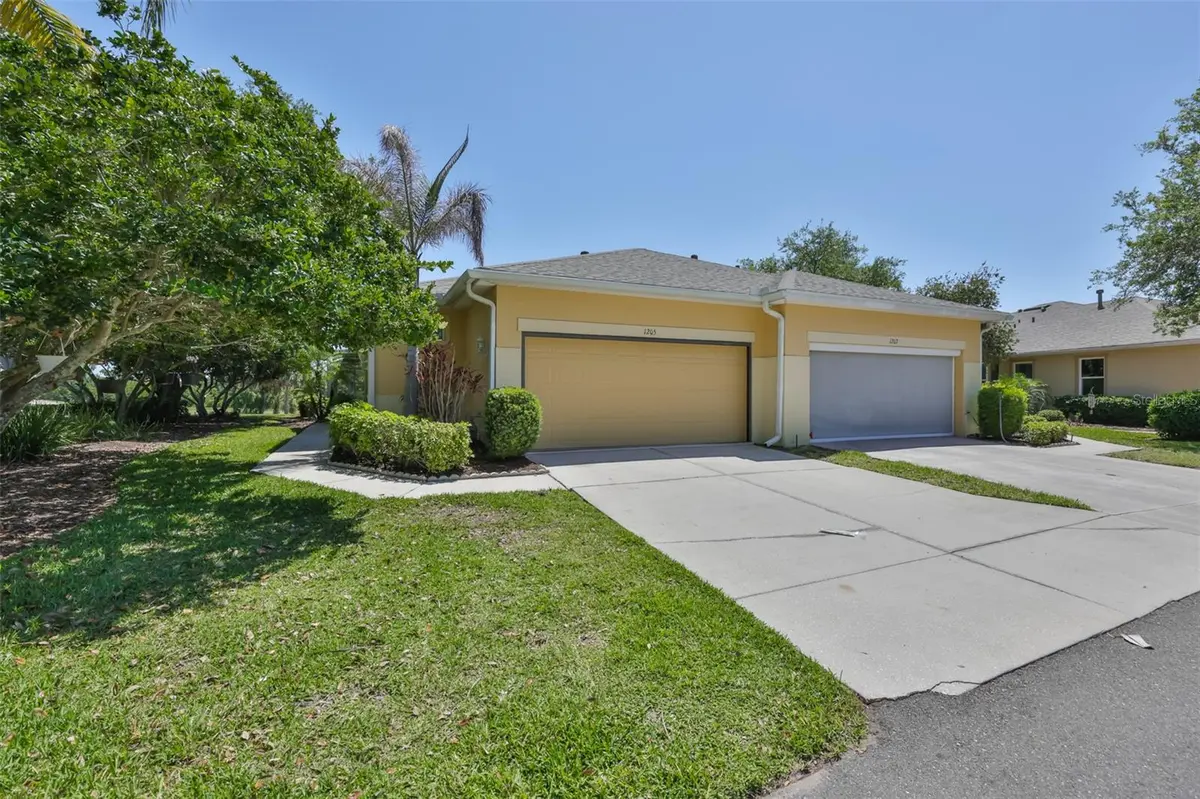 1205 FAIRWAY GREENS DR #58, Sun City Center, FL 33573