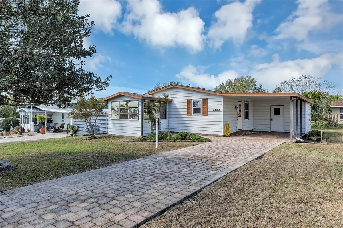 1404 PLANTATION DR, Lady Lake, FL 32159
