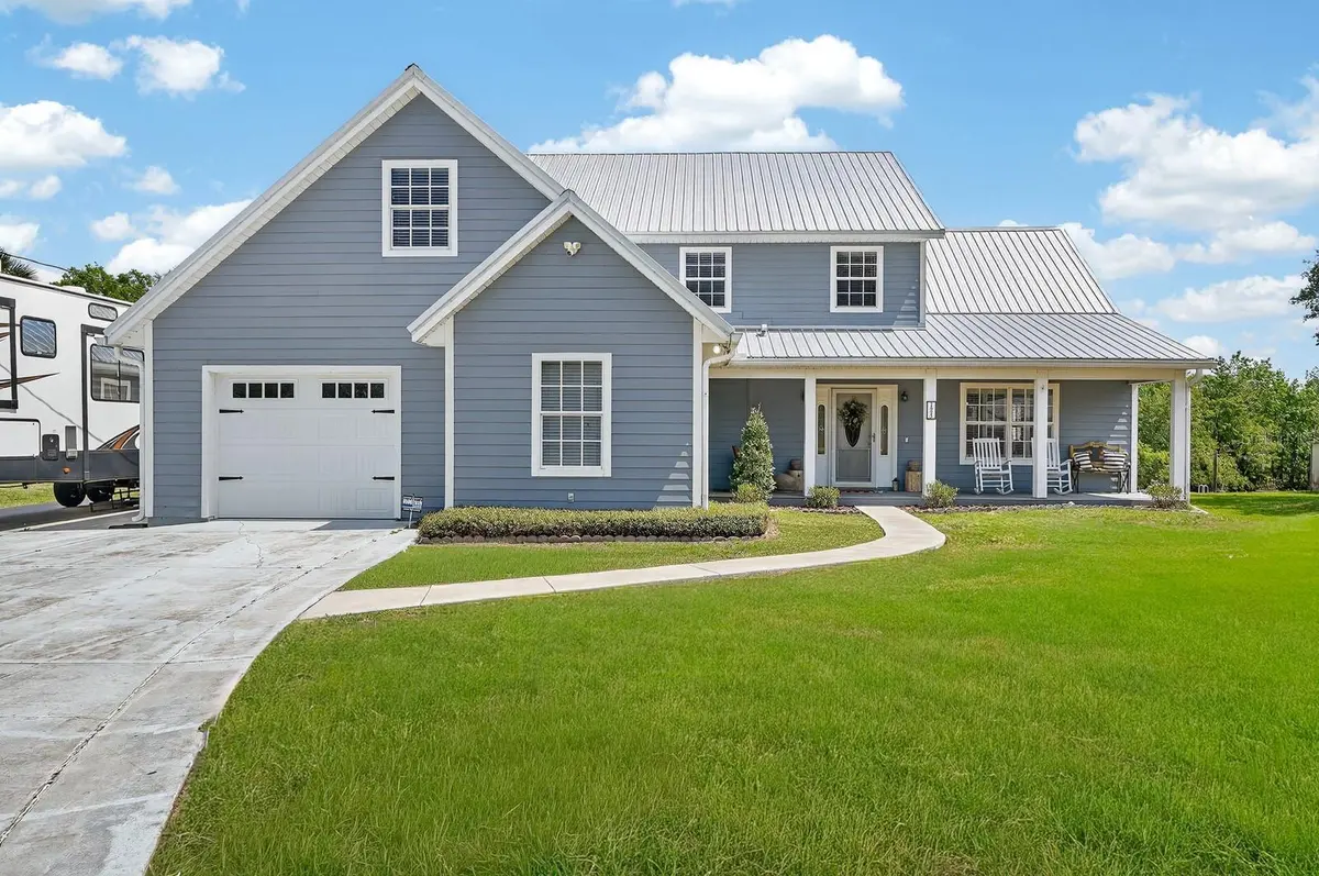 1523 LAKESIDE DR, Deland, FL 32720