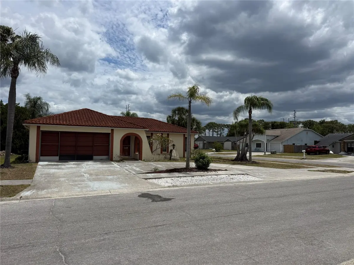 1016 FUCHSIA DR, Holiday, FL 34691