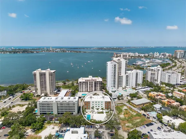 711 S PALM AVE #303, Sarasota, FL 34236