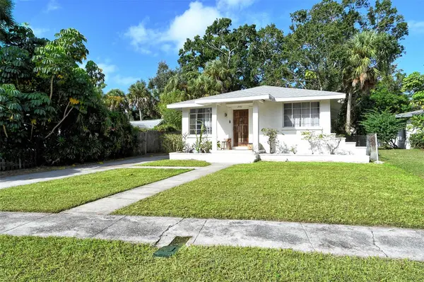 1931 EDGEWATER DR,  Sarasota,  FL 34234