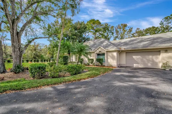 1222 GOLFVIEW WOODS DR #1222, Sun City Center, FL 33573