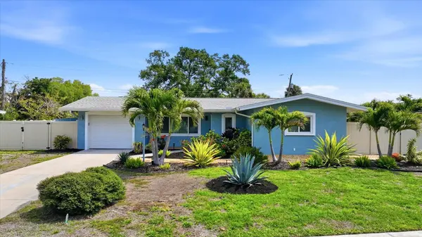2486 BREAKWATER CIR, Sarasota, FL 34231
