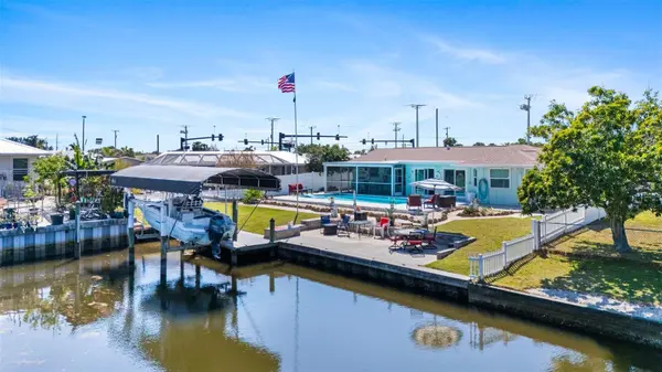 21184 EDGEWATER DR, Port Charlotte, FL 33952
