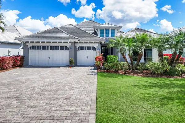 5052 MARTINIQUE DR, Naples, FL 34113