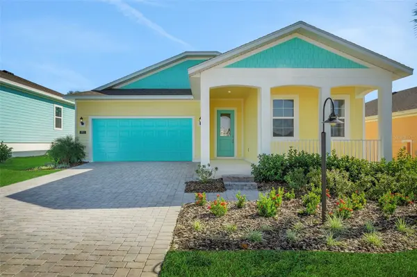991 FIESTA KEY CIR, Lady Lake, FL 32159