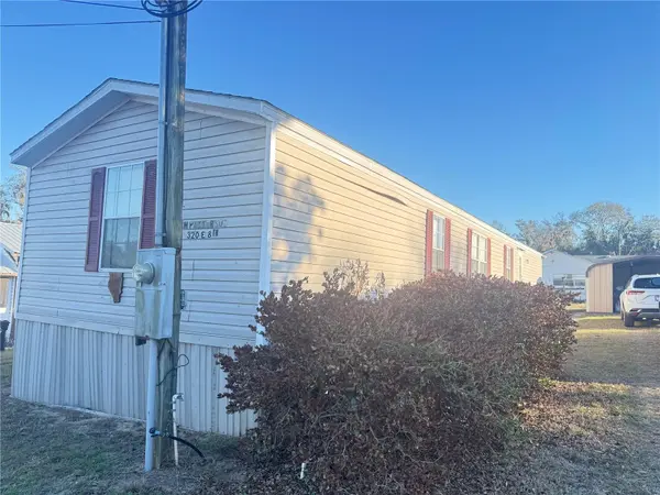 320 E 8TH ST, Frostproof, FL 33843