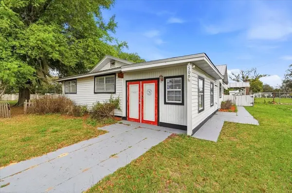 506 COMMONWEALTH AVE SW, Polk City, FL 33868