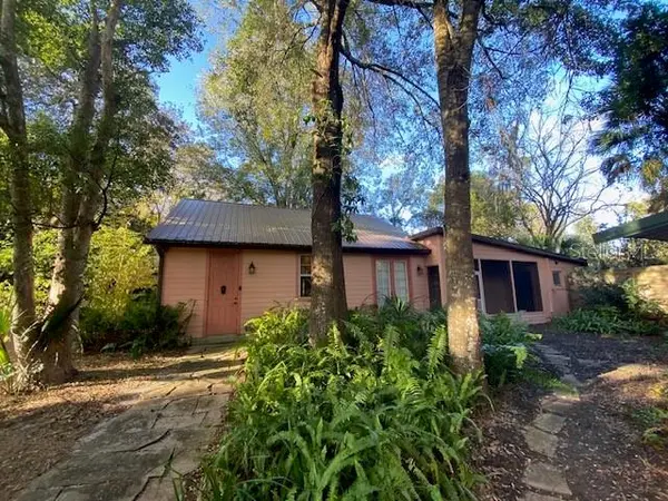237 CORTEZ AVE, De Leon Springs, FL 32130