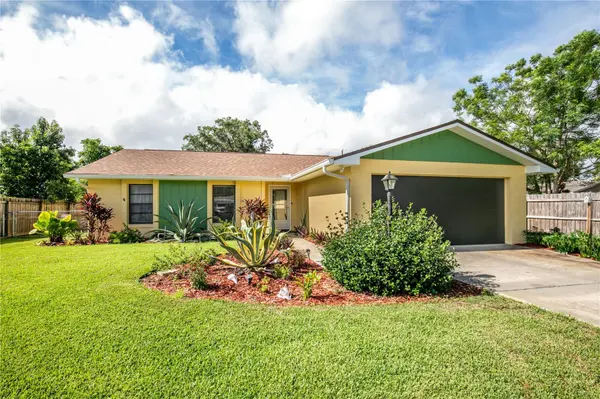 504 AMBASSADOR AVE, Eustis, FL 32726