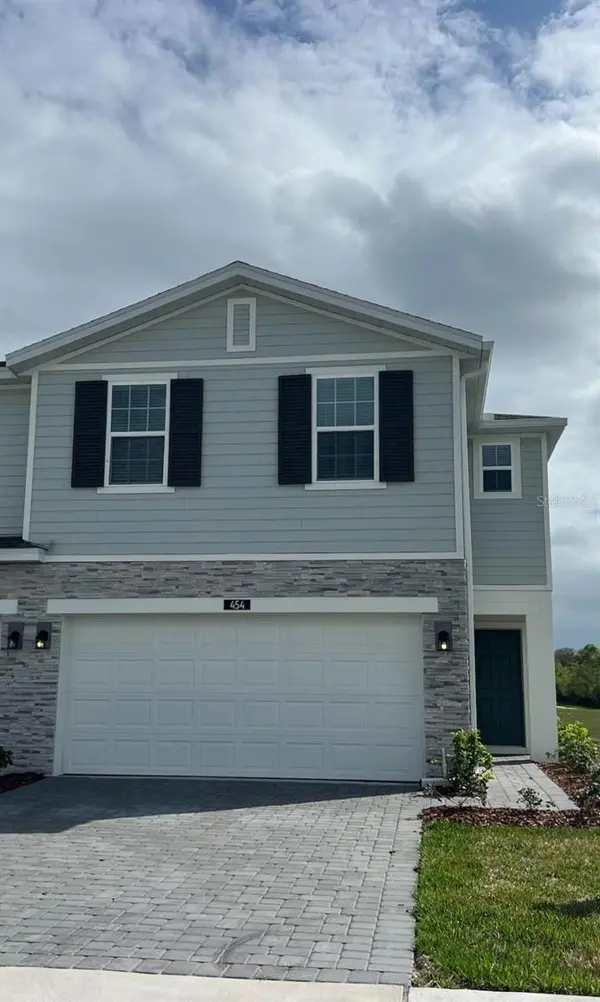 454 THOMPSON VILLAGE AVE, Apopka, FL 32703