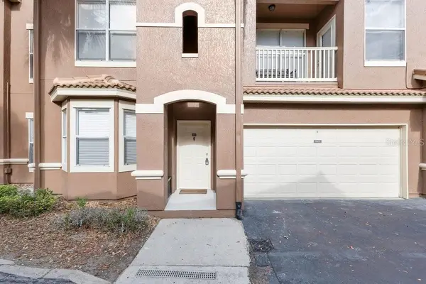 8801 VILLA VIEW CIR #207, Orlando, FL 32821