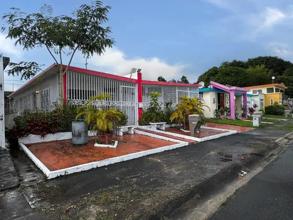 A CALLE, Bayamon, PR 00957