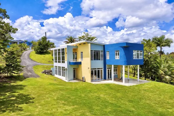 #70 CALLE MAGA, Toa Alta, PR 00953