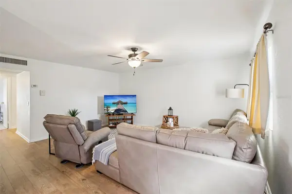 202 BEDFORD TRL #116, Sun City Center, FL 33573