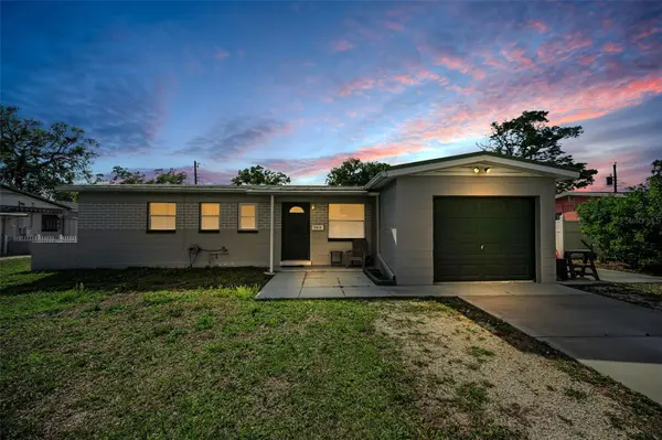7418 CEDAR ST NE, St Petersburg, FL 33702