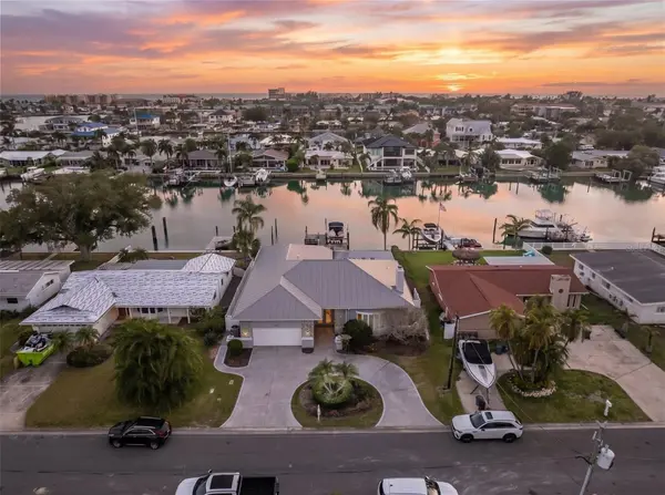 11870 6TH ST E, Treasure Island, FL 33706