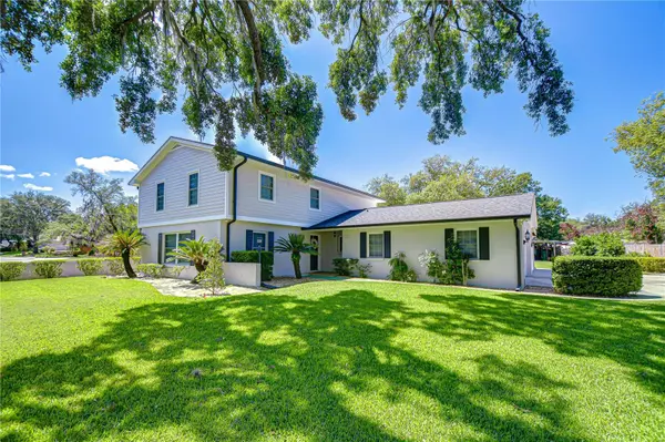 11912 RIVERHILLS DR, Tampa, FL 33617