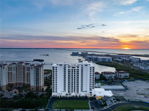 5713 BOWEN DANIEL DR. #906, Tampa, FL 33616