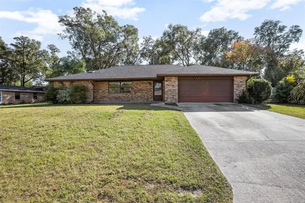 1142 VALLEY VIEW LN, Deland, FL 32720