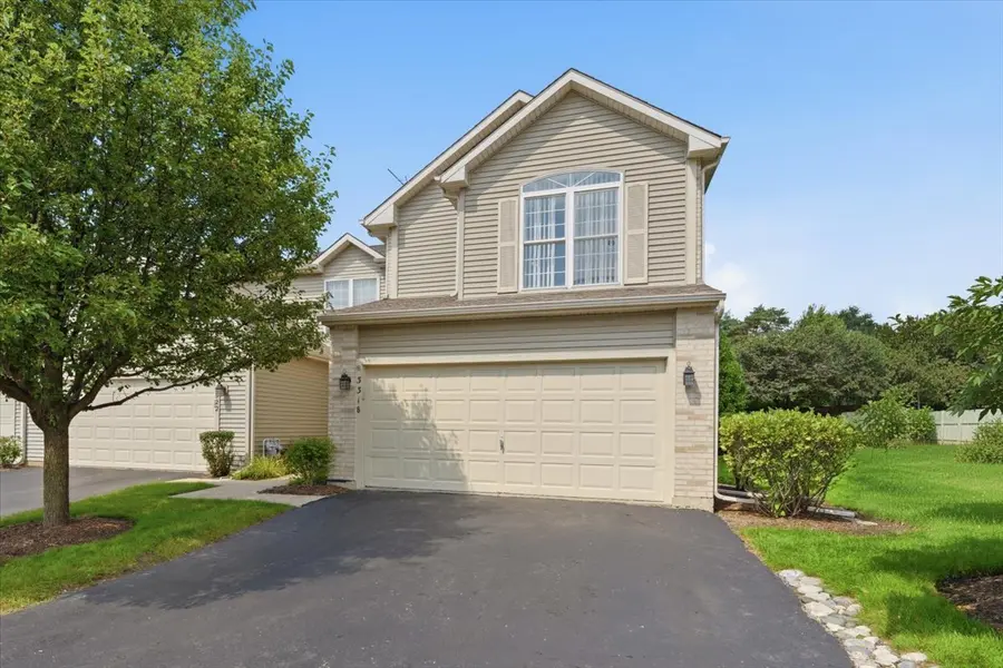 3318 Cottonwood CT, Mchenry, IL 60051