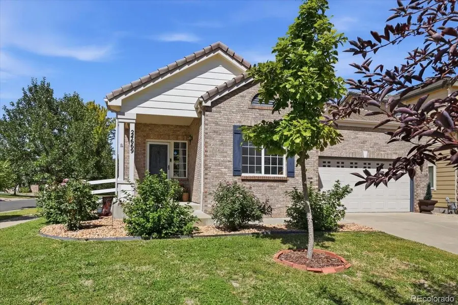 24669 E Wyoming CIR, Aurora, CO 80018