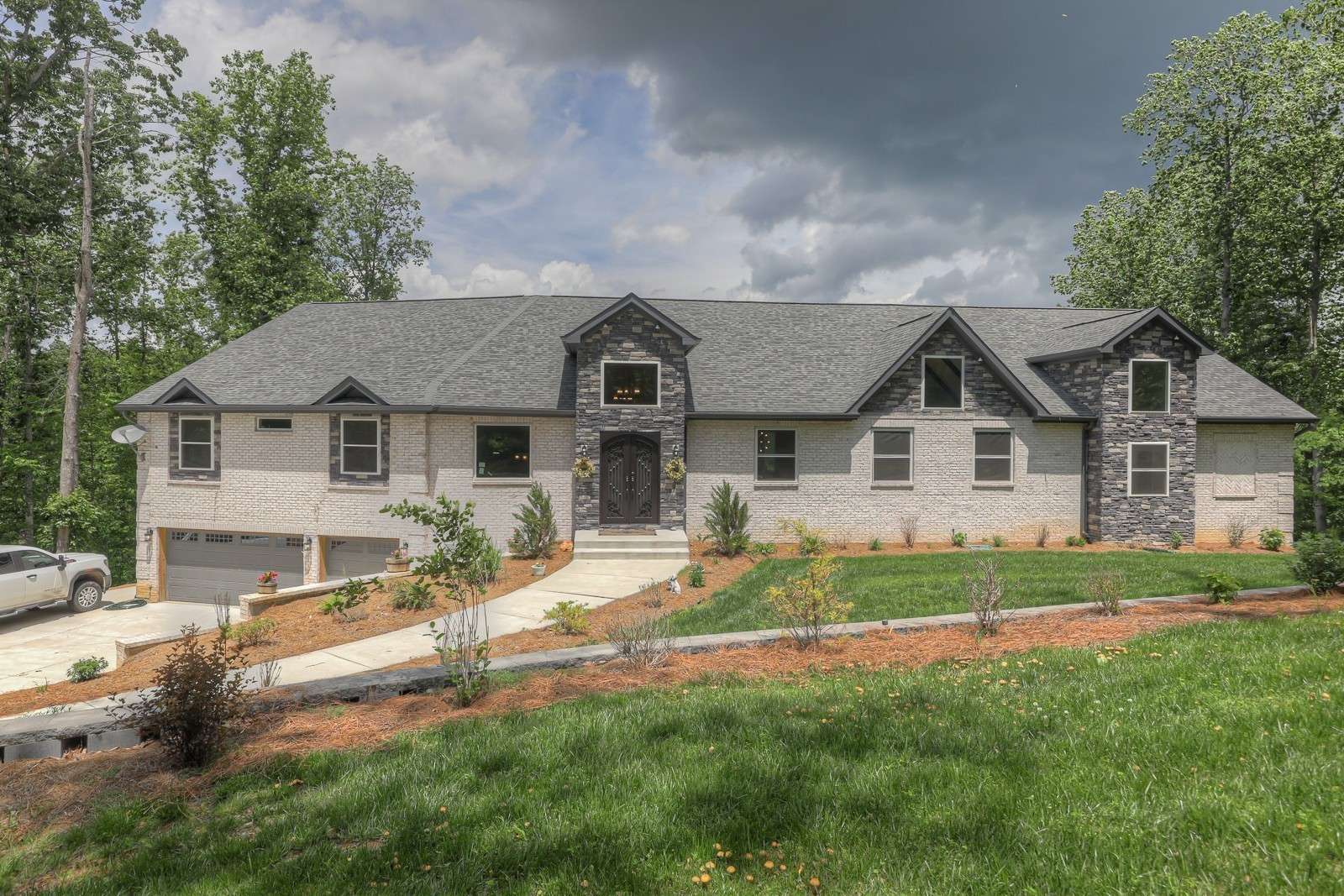1013 Paiute Trail, Pegram, TN 37143