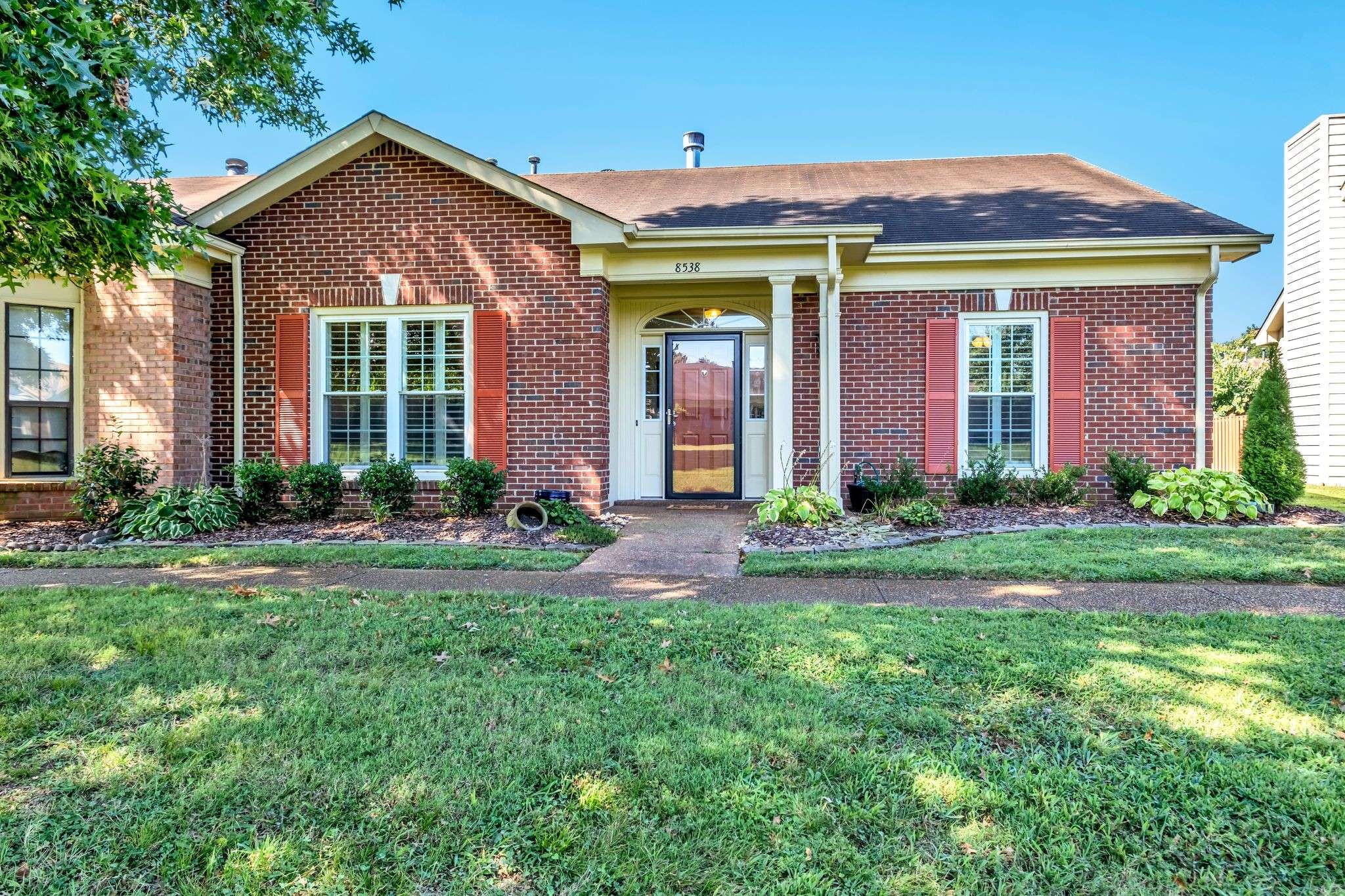 8538 Sawyer Brown Rd, Nashville, TN 37221