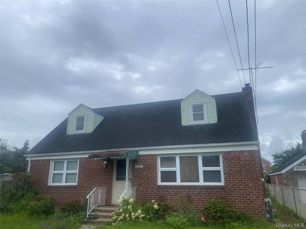 1301 Times AVE, Elmont, NY 11003