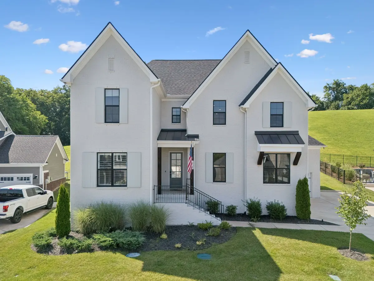 7128 Neills Branch Dr, College Grove, TN 37046
