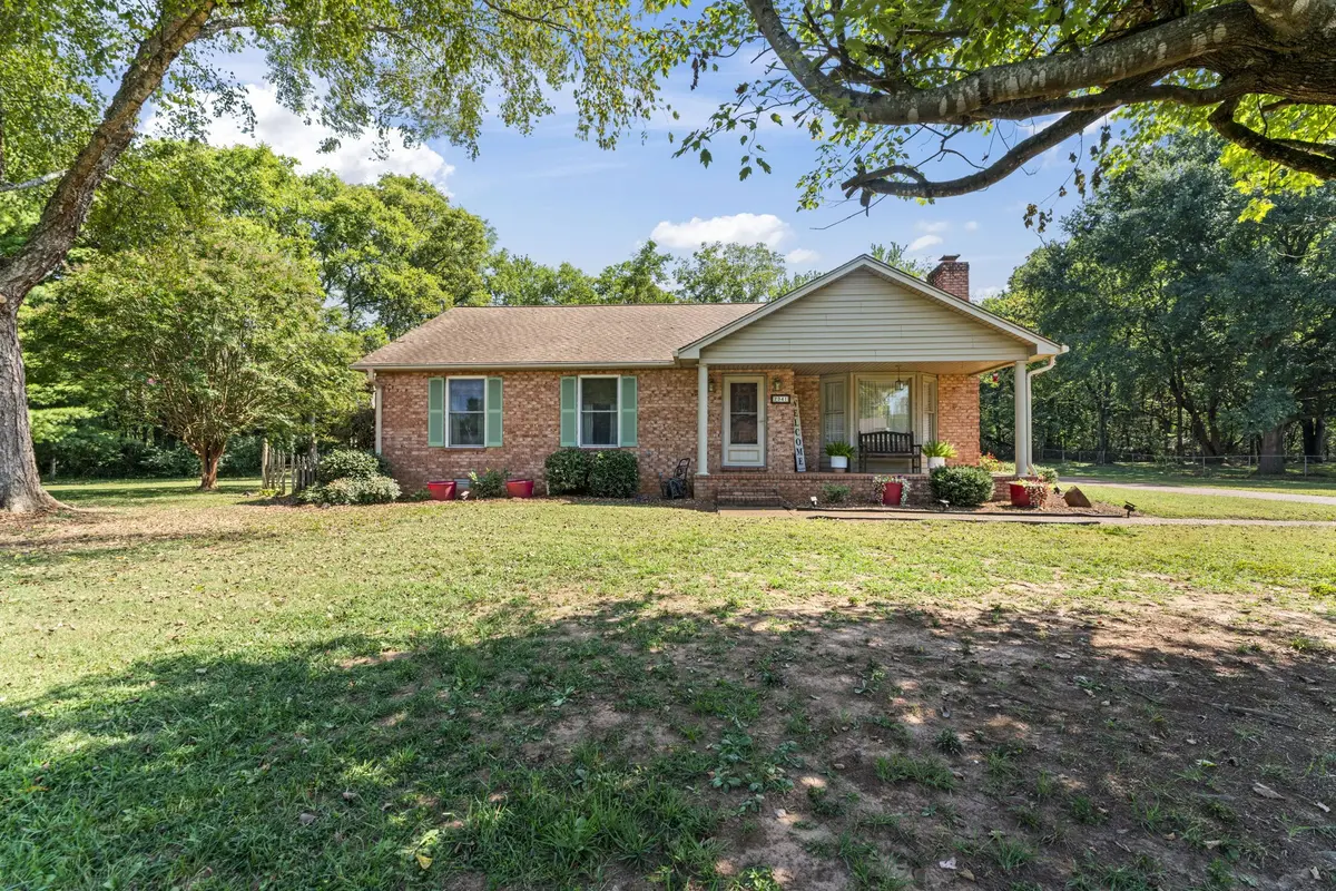 2941 Lone Oak Dr, Murfreesboro, TN 37128