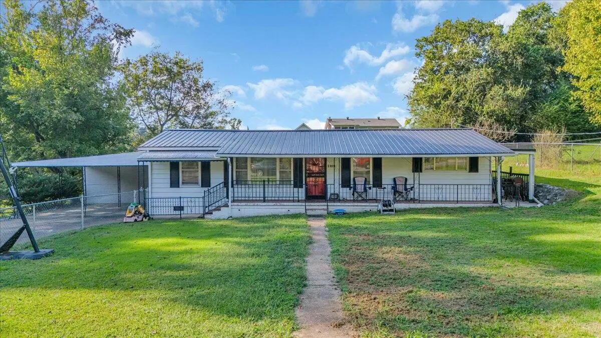 809 Brummel Avenue, Bridgeport, AL 35740
