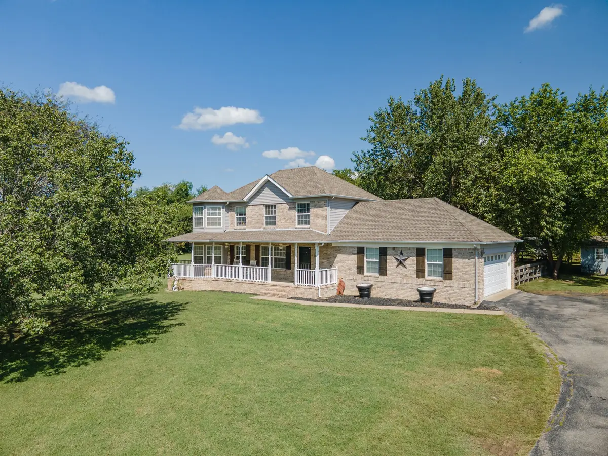 2444 Lakeshore Dr, Spring Hill, TN 37174