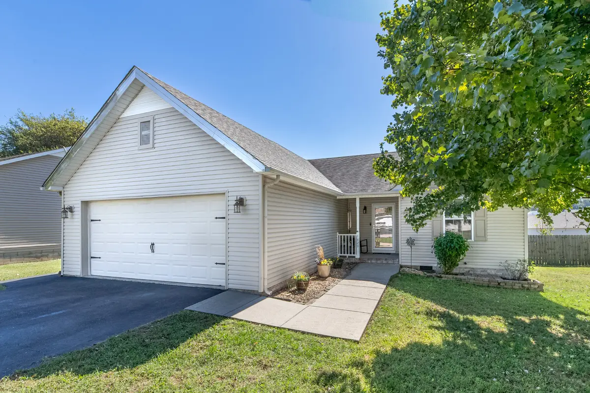 1829 Emily Ln, Columbia, TN 38401