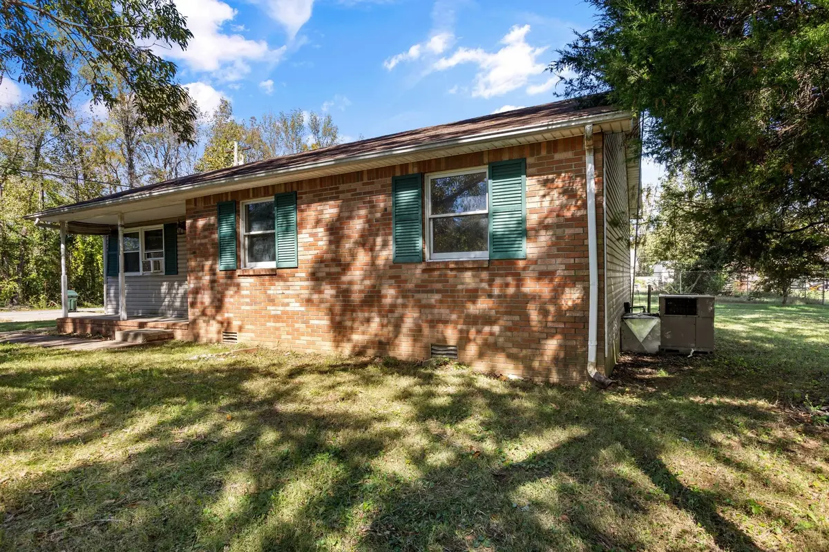 118 A G Myatt Dr, Dickson, TN 37055