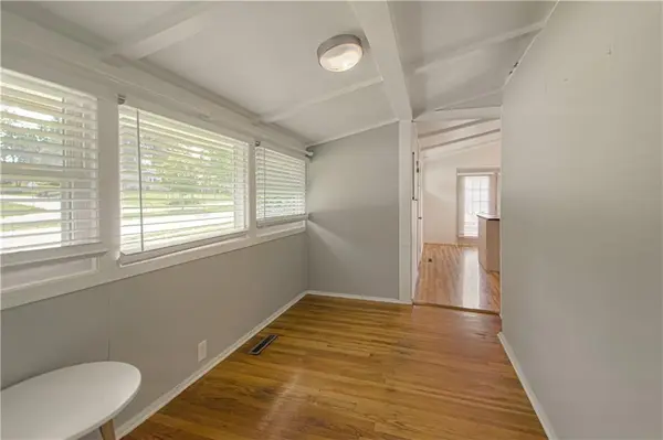 6904 NW Belvidere Pkwy, Kansas City, MO 64152