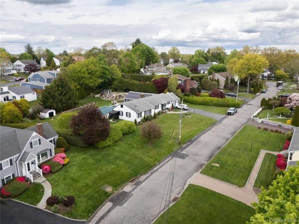 20 Priscilla LN, Port Chester, NY 10573