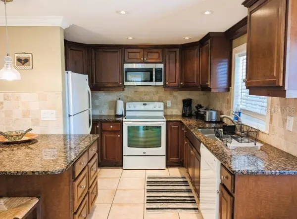 695 ALLIGATOR DR, Venice, FL 34293
