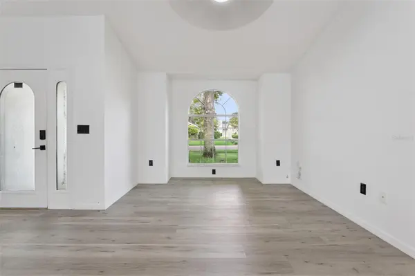 6302 SILVER OAKS DR, Zephyrhills, FL 33542
