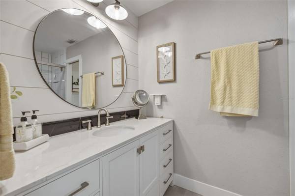 230 MEDALLION BLVD #F, Madeira Beach, FL, 33708 photo 18