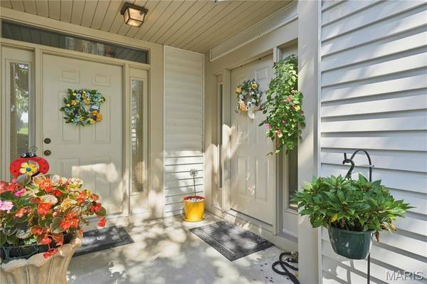 1119 Field Pointe LN, St Louis, MO 63146
