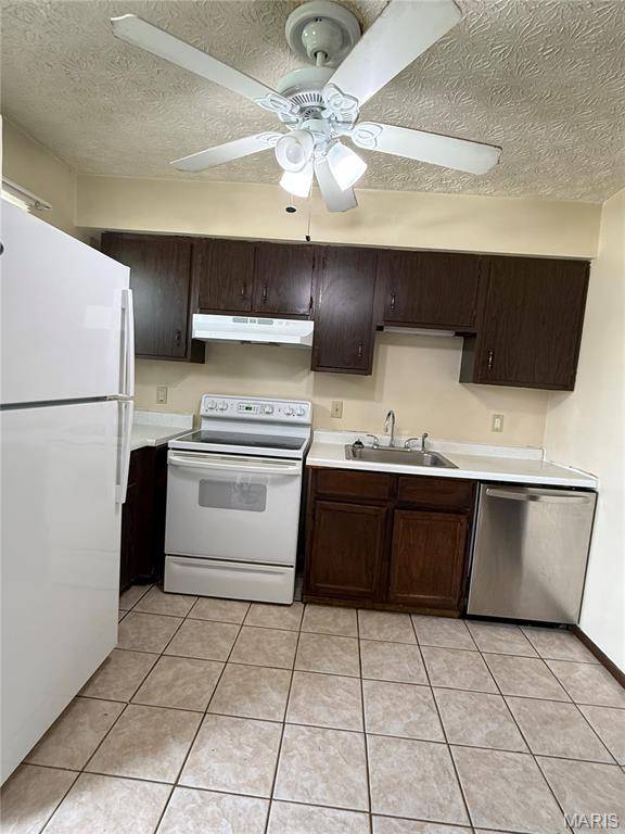 304 ESTATE DR #B, O'fallon, IL 62269