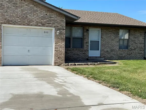 842 SOUTHGATE DR, Freeburg, IL 62243