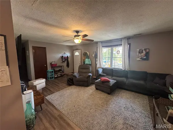1212 1212 Highway J, New Florence, MO 63363