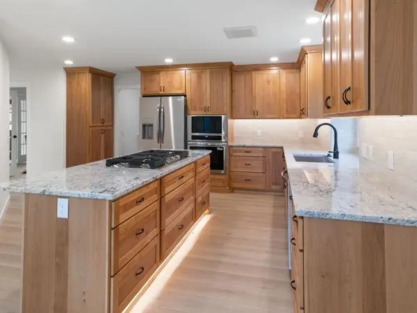 13172 Galleria PL, Apple Valley, MN 55124