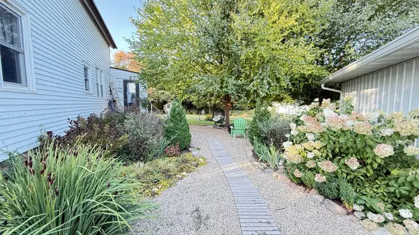 905 210th AVE SW, Appleton, MN 56208